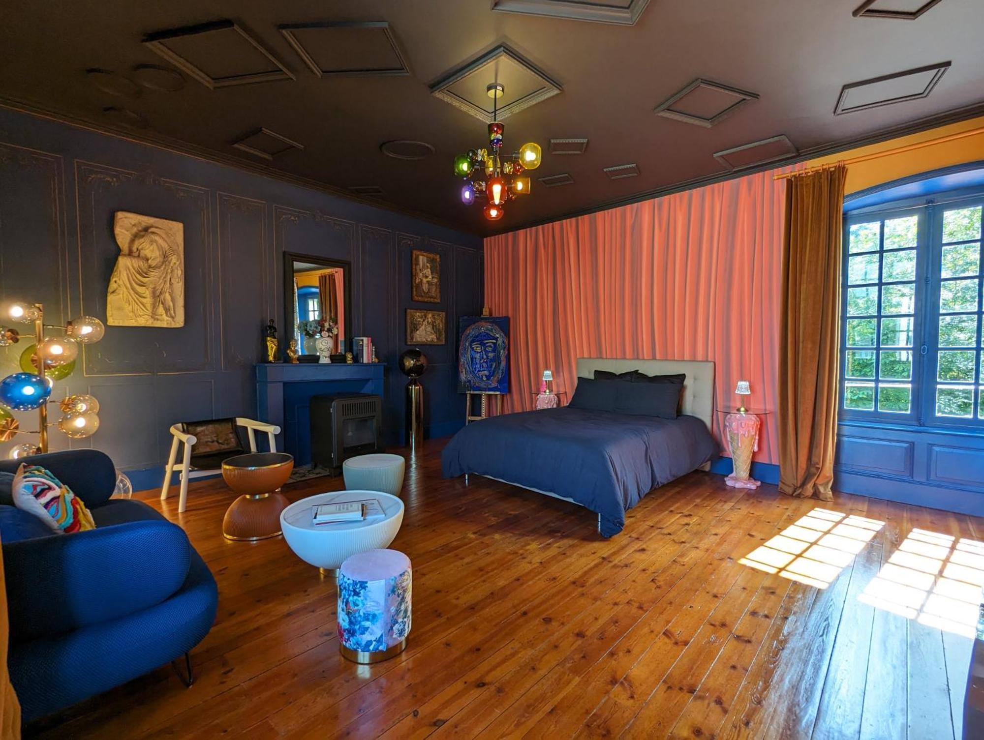 Bed and Breakfast Manoir Des Arts Конфолан Экстерьер фото