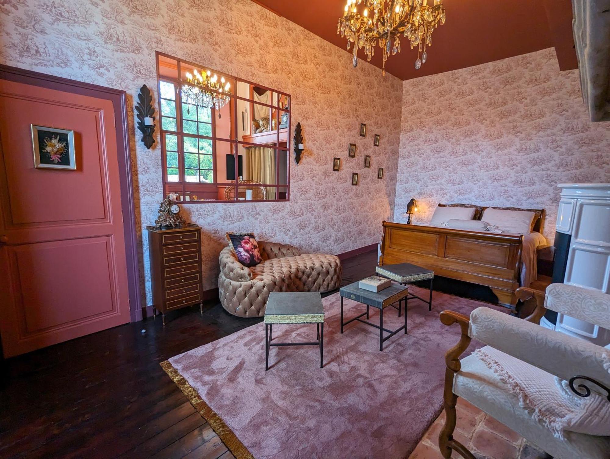 Bed and Breakfast Manoir Des Arts Конфолан Экстерьер фото
